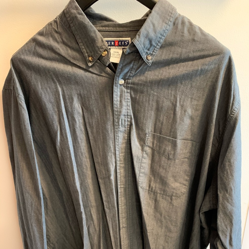 Men’s Jerzees XXXL dress shirt.